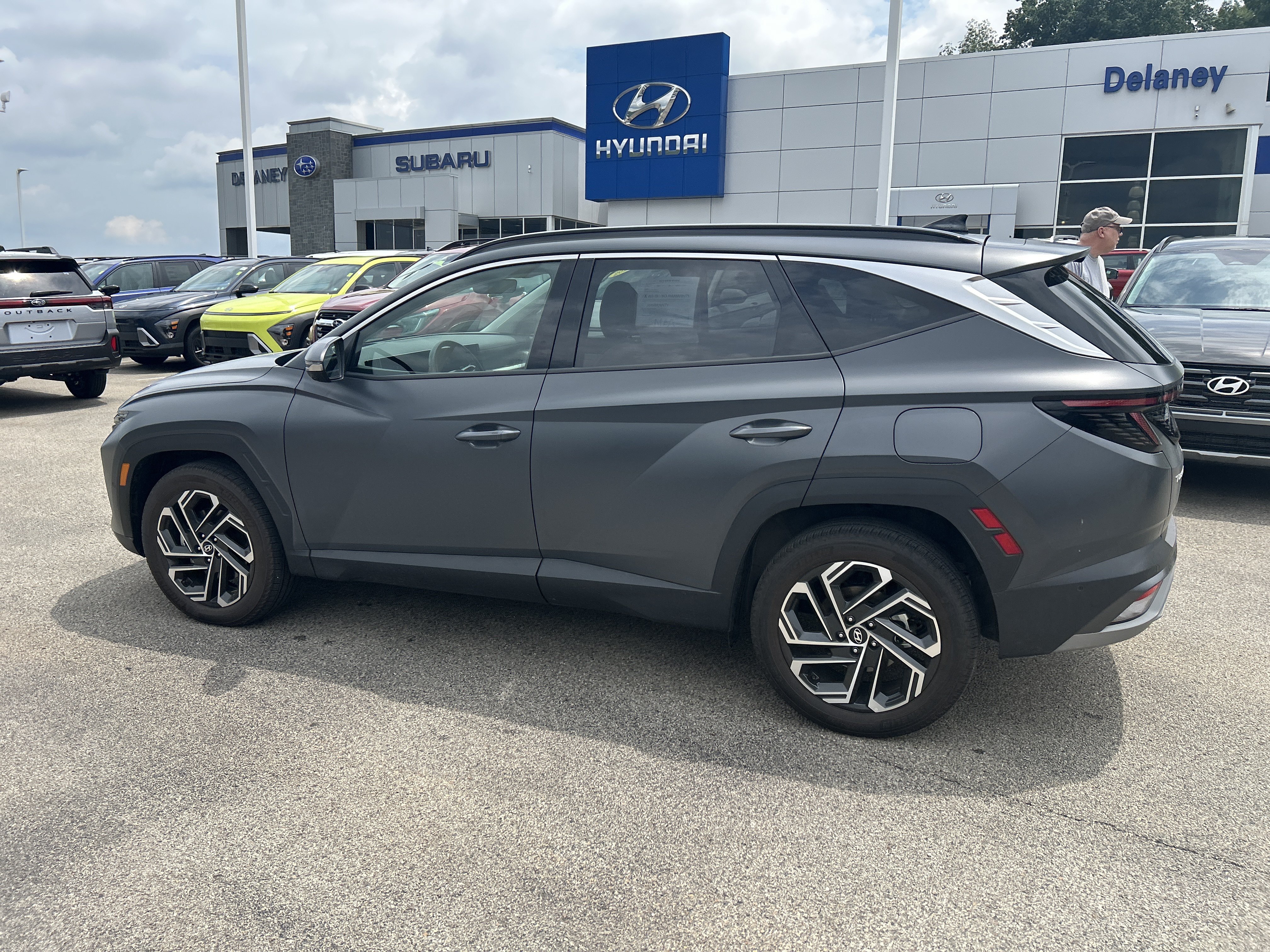 Used 2025 Hyundai Tucson Limited AWD/4WD image 6