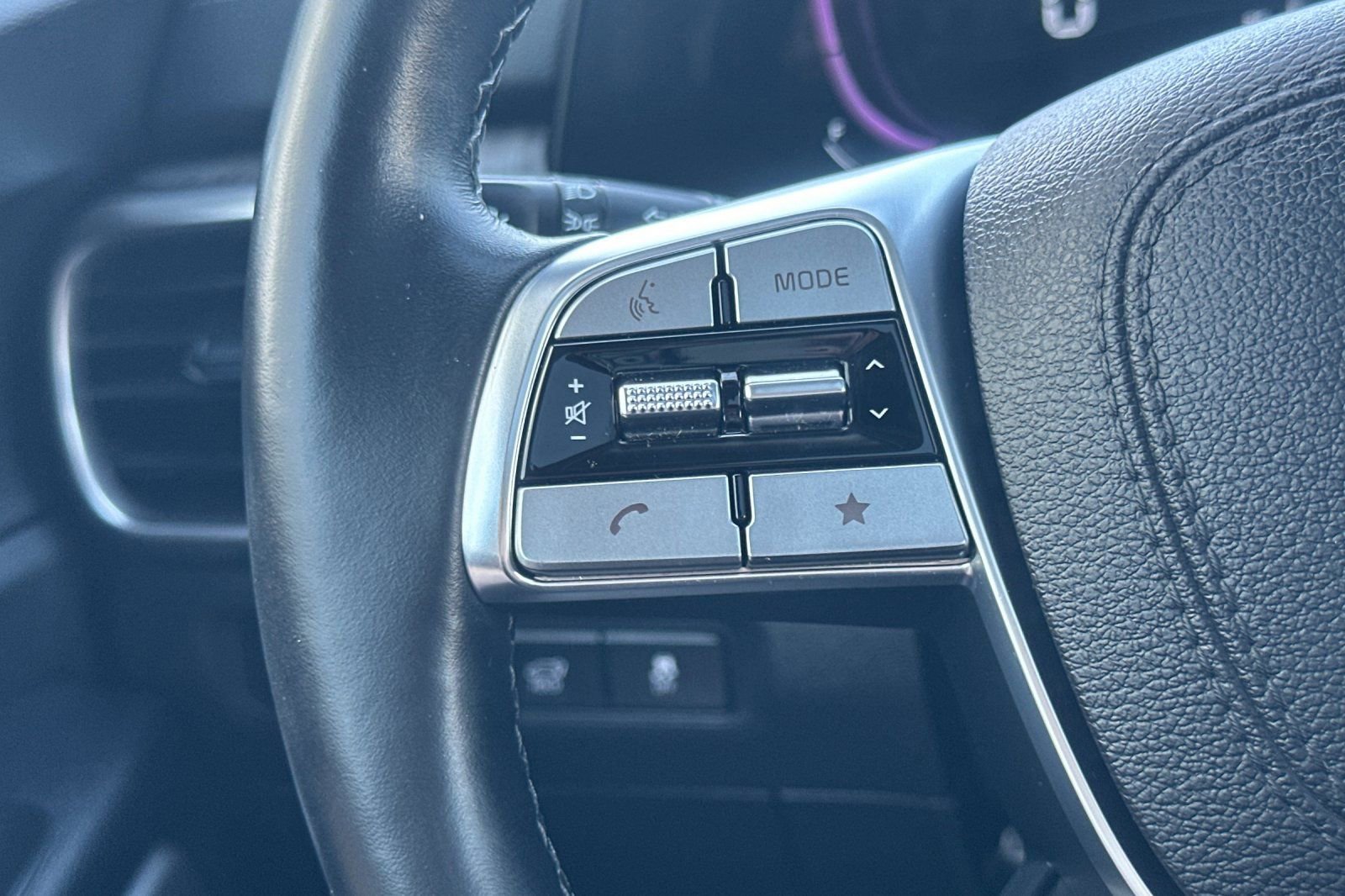 Used 2024 Kia Telluride EX image 39