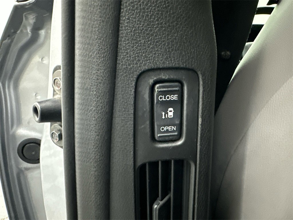 Used 2018 Honda Odyssey Elite image 35