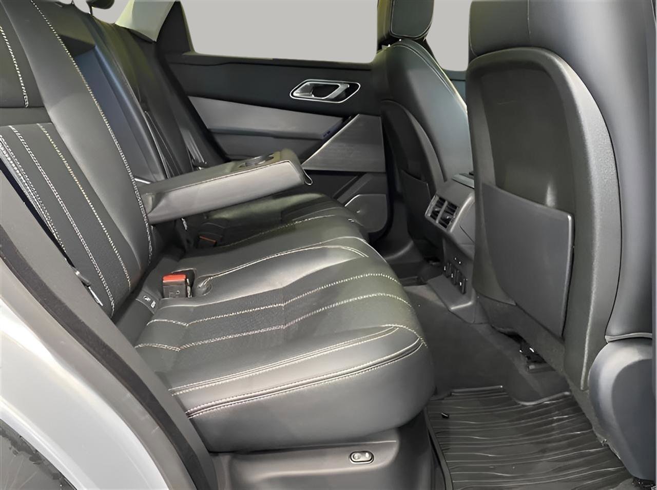Used 2018 Land Rover Range Rover Velar S image 15