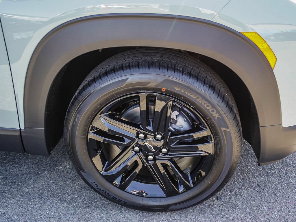 New 2026 Chevrolet TrailBlazer LT w/ Midnight Edition FWD image 9