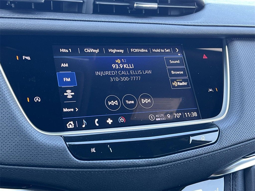 New 2025 Cadillac XT6 Luxury image 17