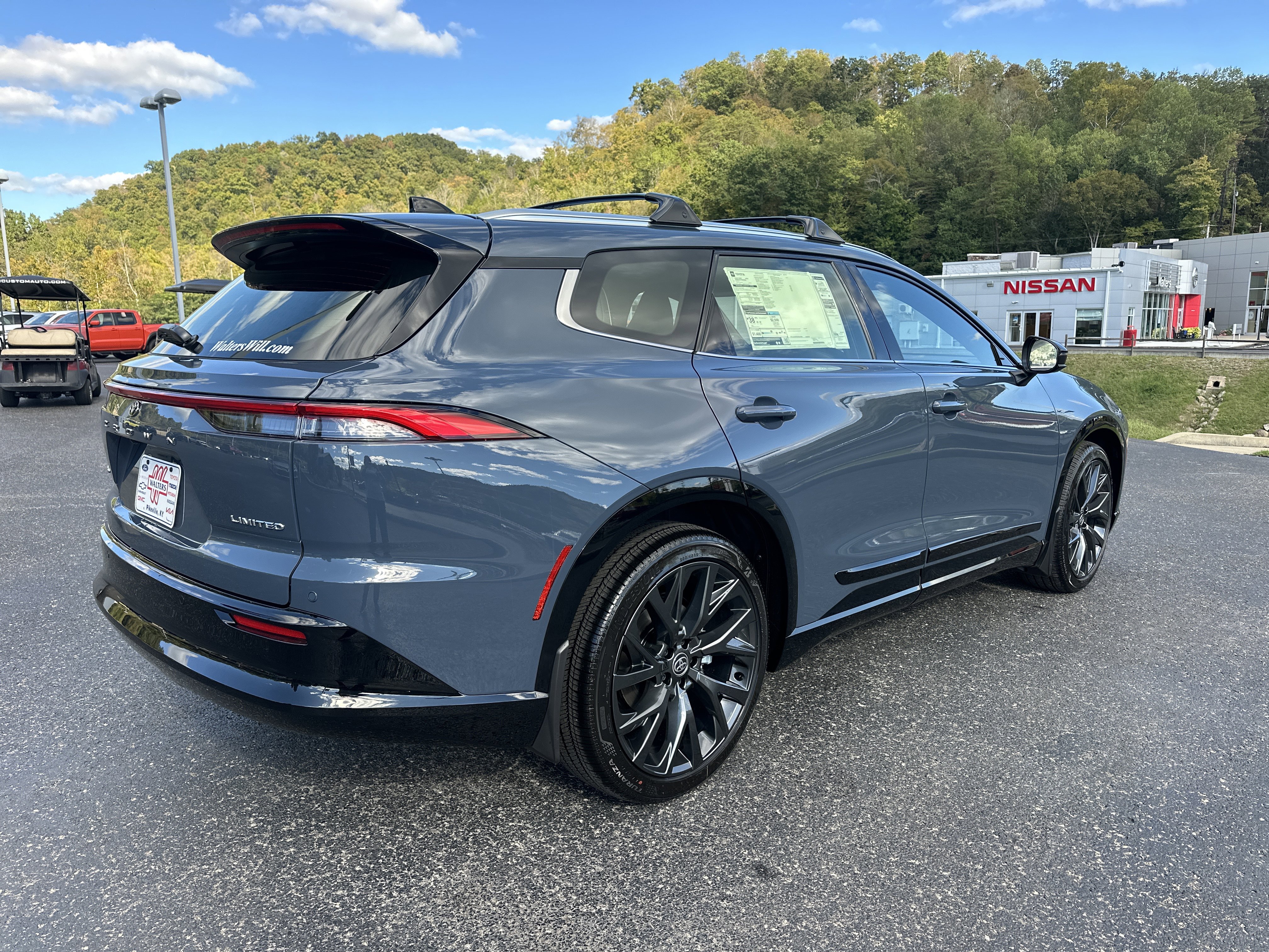 New 2025 Toyota Crown Signia image 2