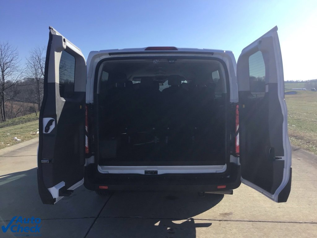 Used 2023 Ford Transit 350 XLT image 5