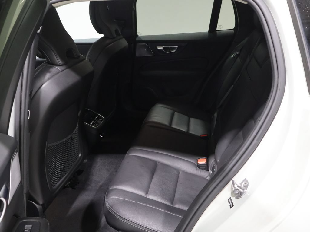 Used 2020 Volvo V60 T5 Cross Country AWD/4WD image 16