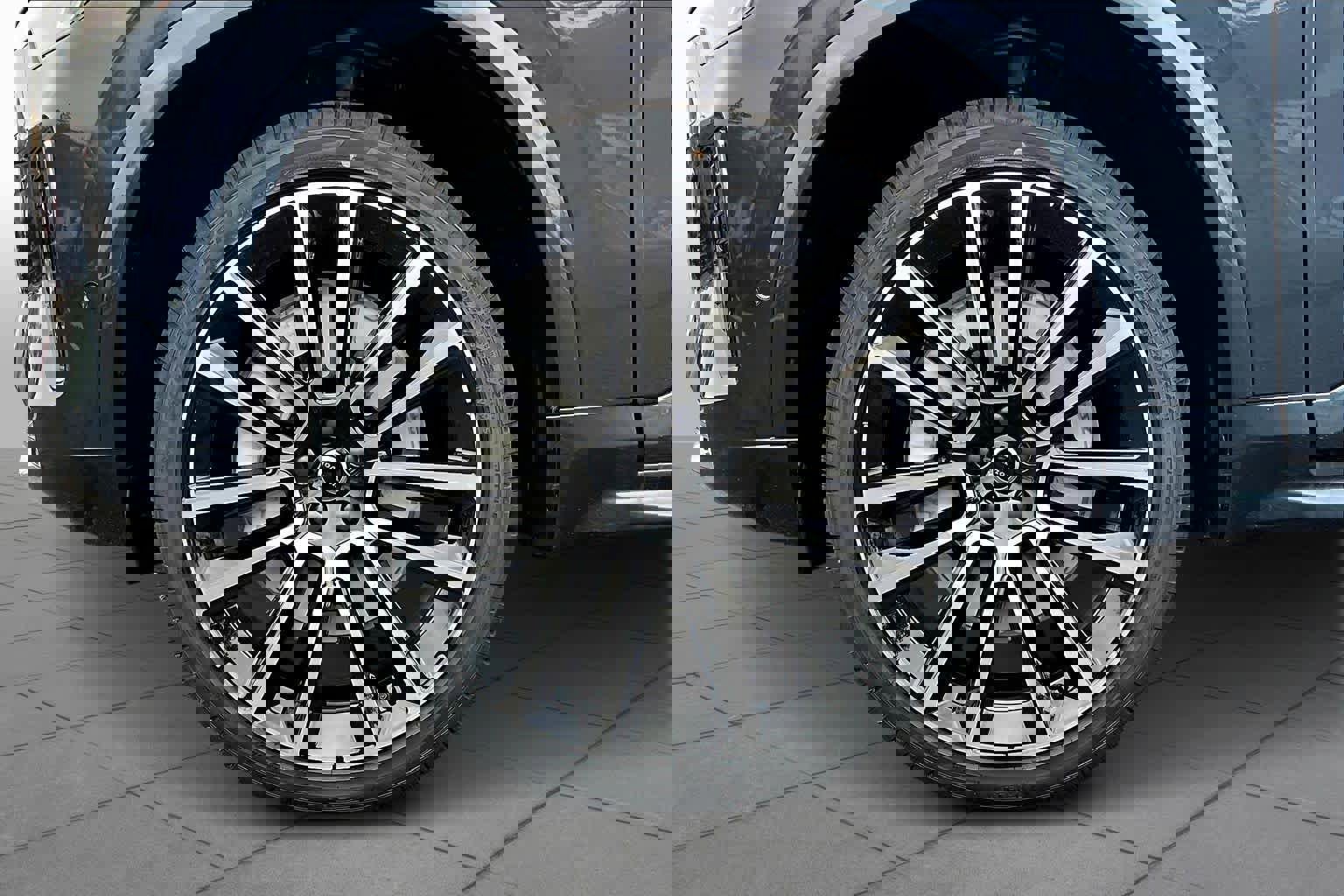 New 2026 Volvo XC90 B6 Plus w/ Protection Package Premier image 16