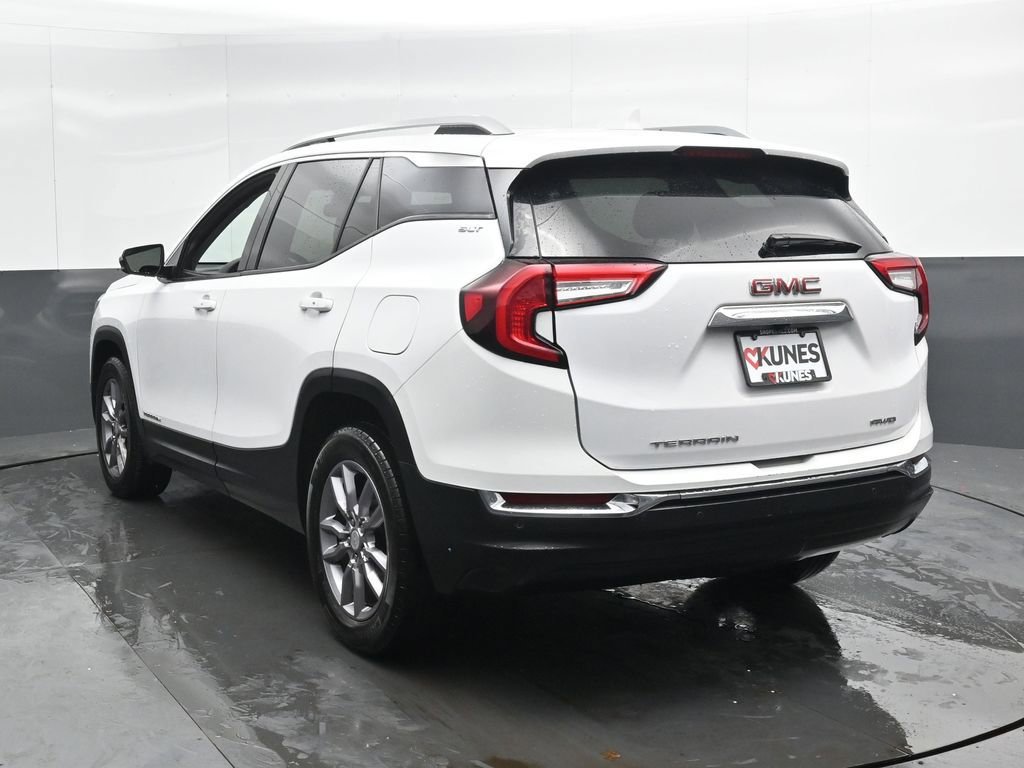 Used 2023 GMC Terrain SLT image 11