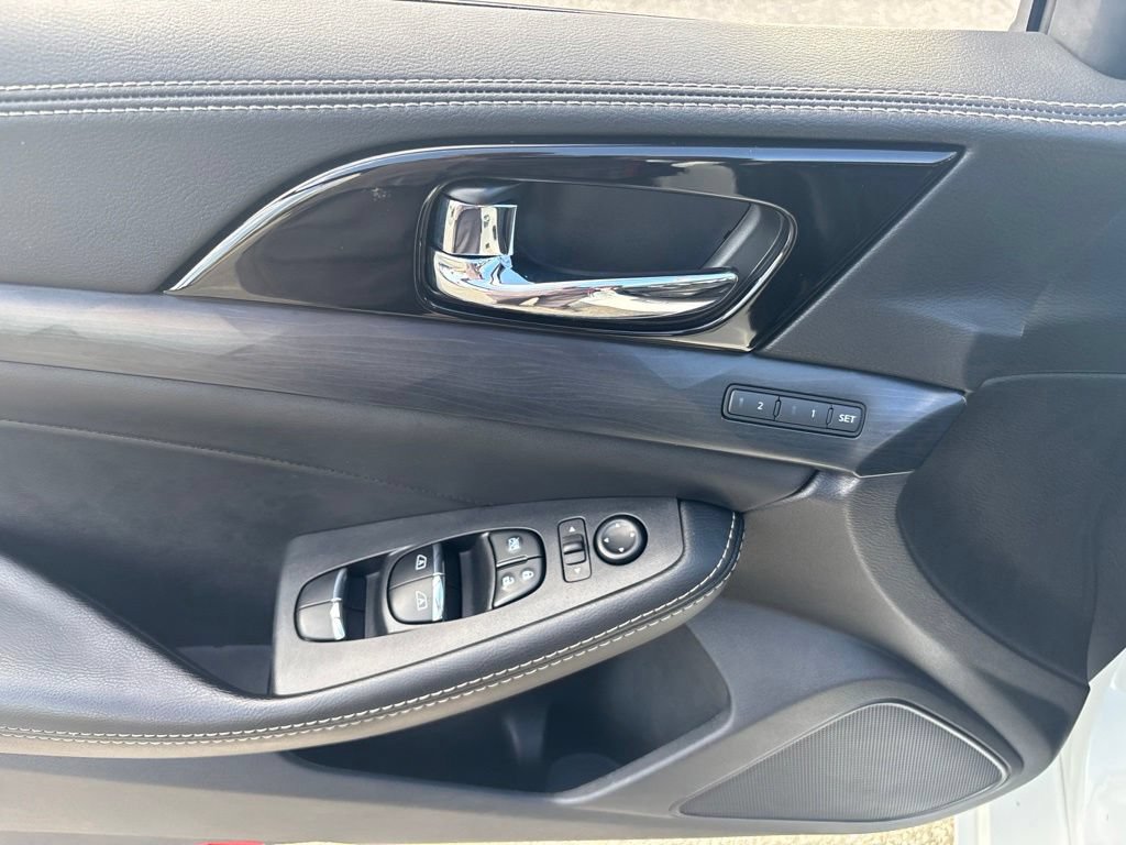 Certified 2023 Nissan Maxima Platinum w/ Sport Mat Group FWD image 11