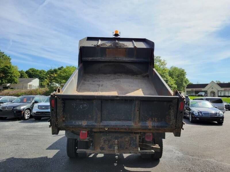 Used 2012 Ford F550 4x4 SuperCab Super Duty w/ Payload Upgrade Pkg image 8