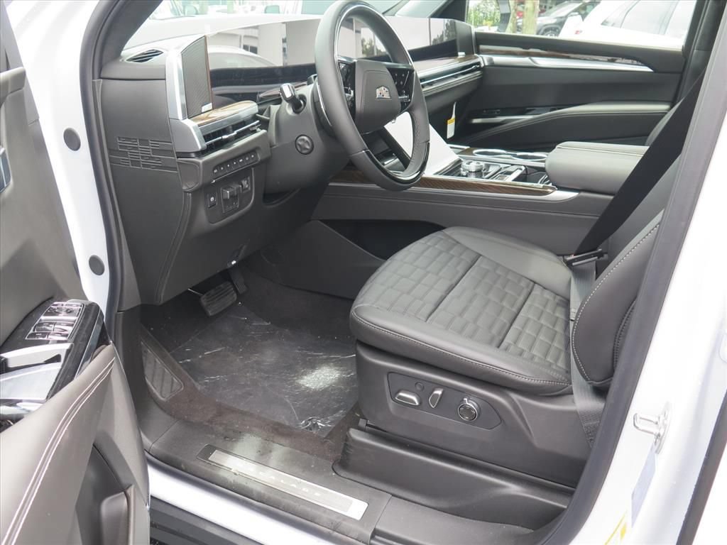 New 2026 Cadillac Escalade ESV Platinum Luxury AWD/4WD image 9