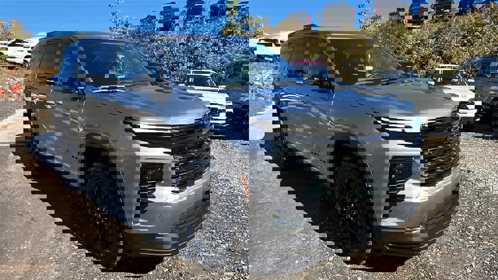 New 2026 Chevrolet Traverse LT w/ Midnight/Sport Edition image 3