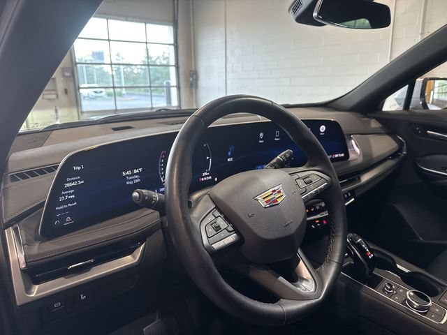 Certified 2025 Cadillac XT4 Premium Luxury w/ Cold Weather Package FWD image 15