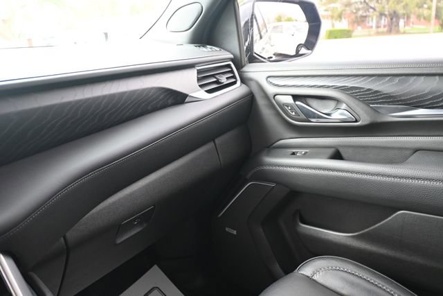 Used 2021 GMC Yukon Denali w/ Denali Ultimate Package AWD/4WD image 32