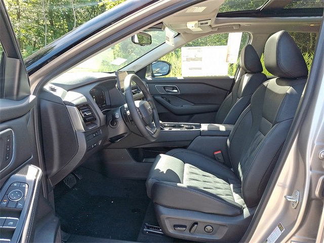 New 2026 Nissan Rogue Platinum w/ Platinum Premium Package image 6