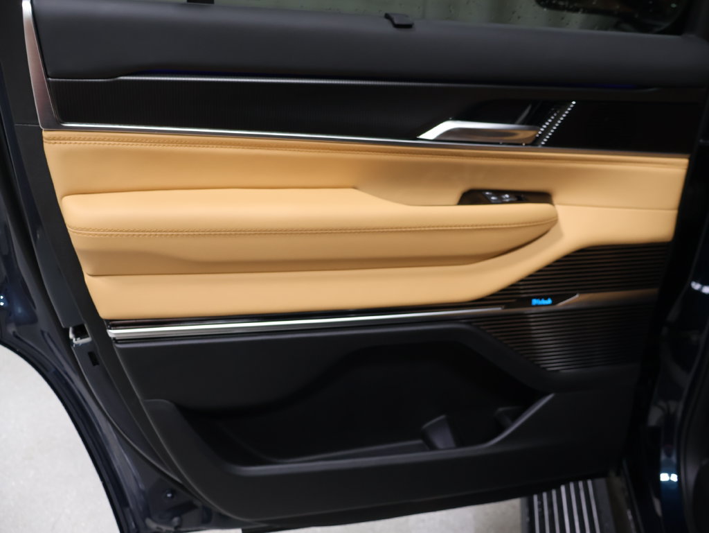 New 2026 Jeep Grand Wagoneer Summit AWD/4WD image 16