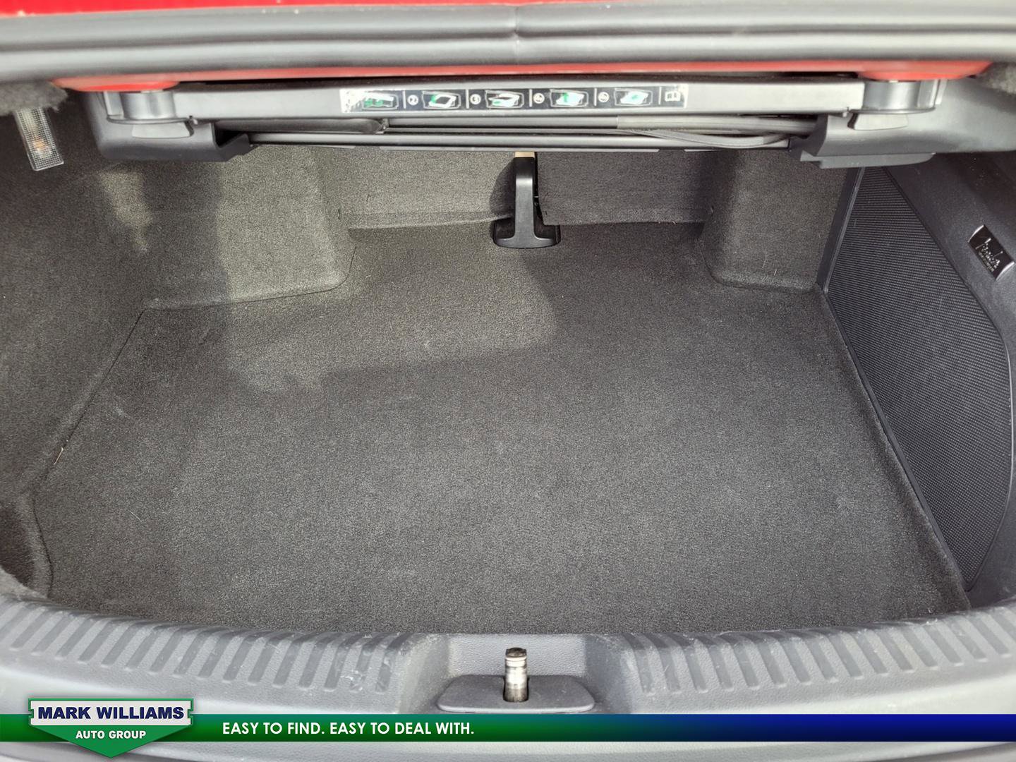 Used 2013 Volkswagen Beetle TDI image 29