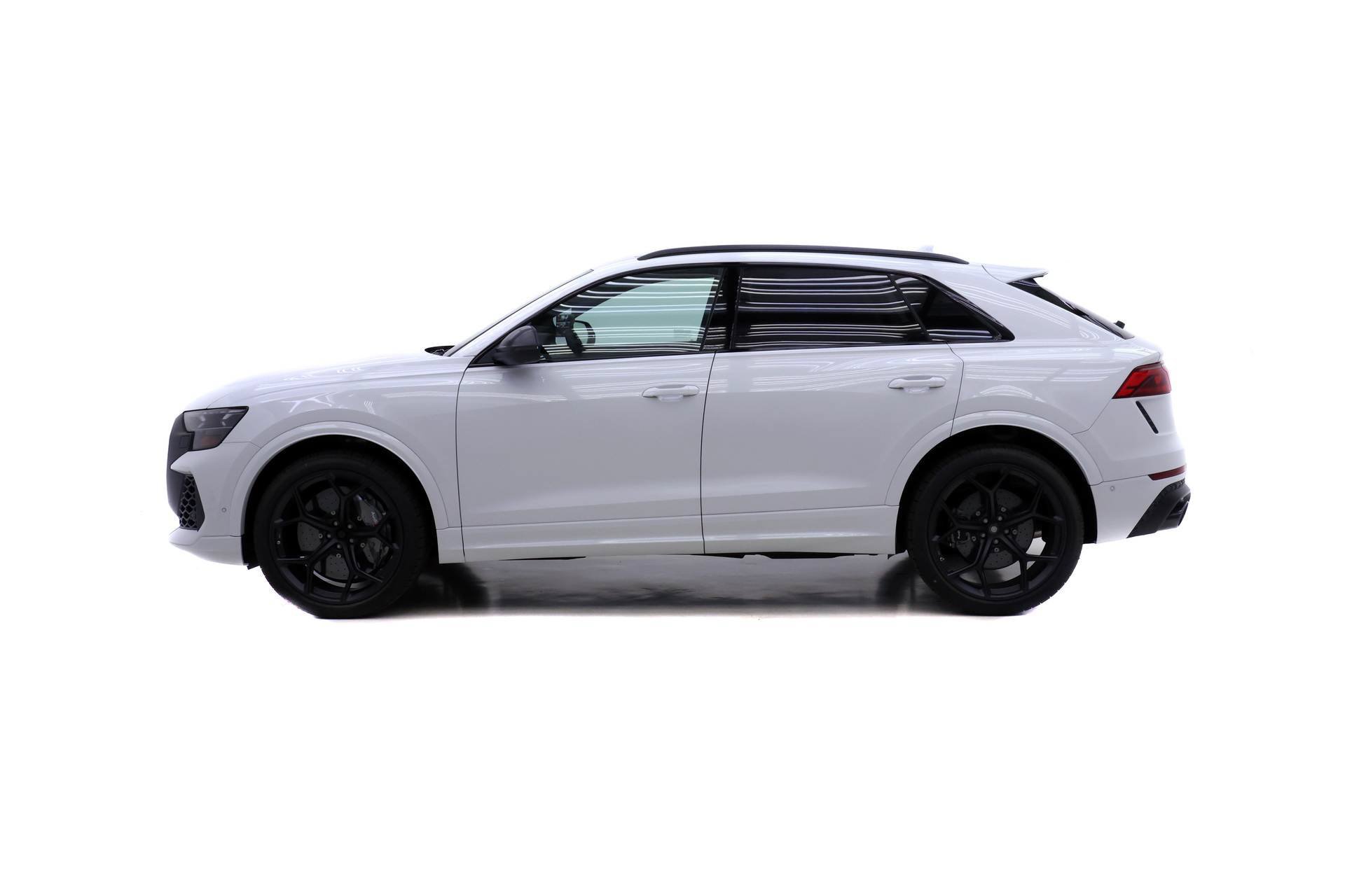 New 2027 Audi RS Q8 performance AWD/4WD image 3