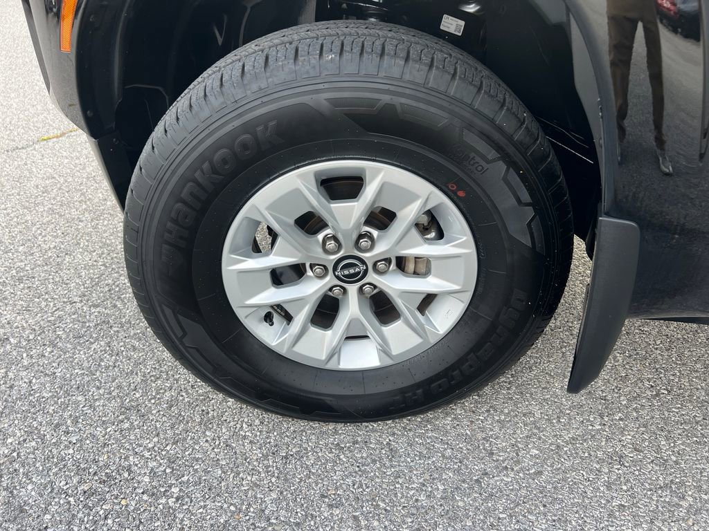Used 2024 Nissan Frontier SV w/ Technology Package image 26
