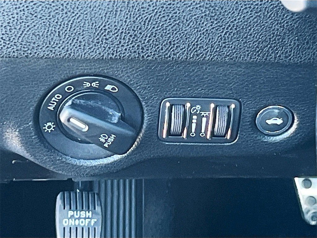 Used 2022 Dodge Charger R/T w/ Performance Handling Group image 10