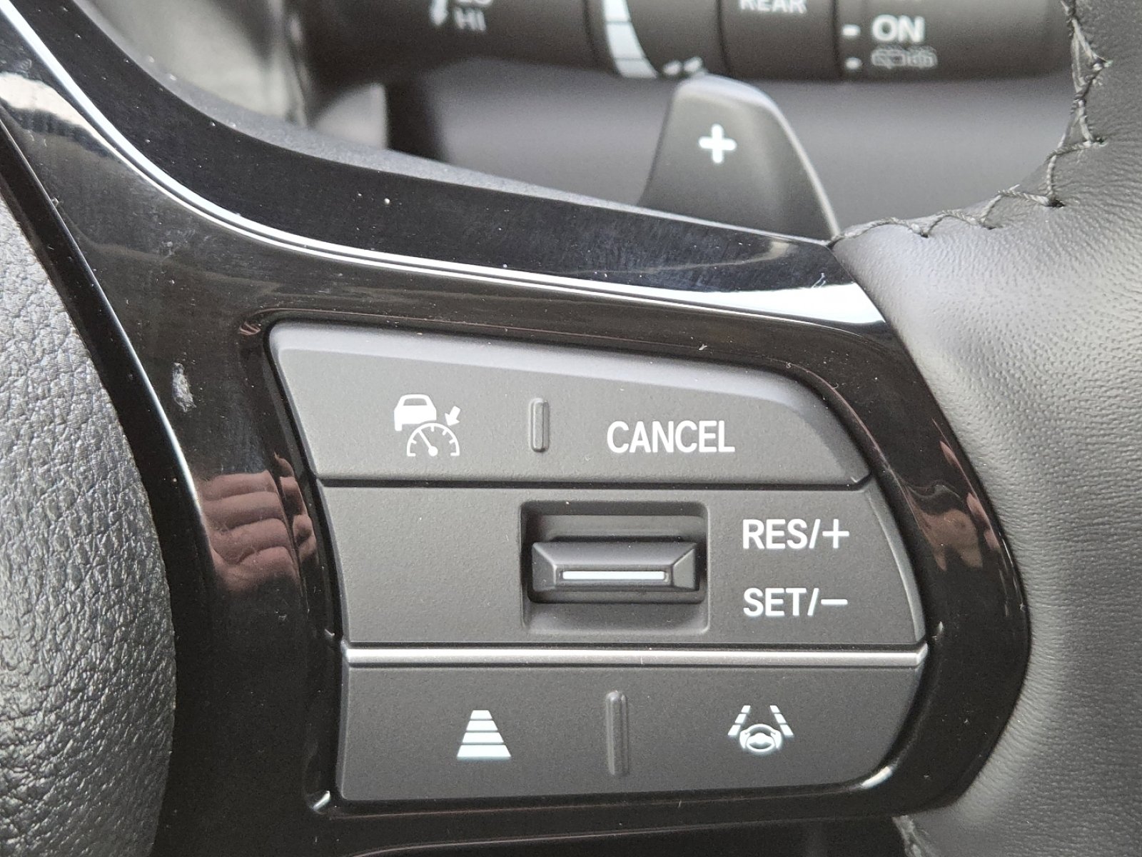 Used 2025 Honda Pilot EX-L image 9