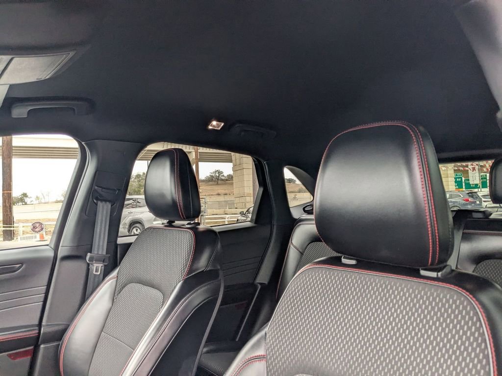 Used 2025 Ford Escape ST-Line image 23