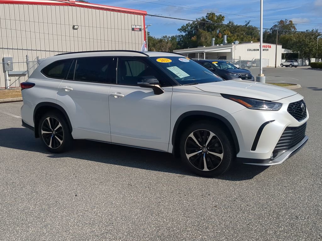 Used 2021 Toyota Highlander XSE image 11