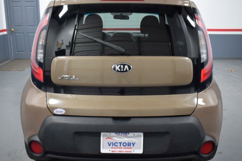 Used 2015 Kia Soul + image 3