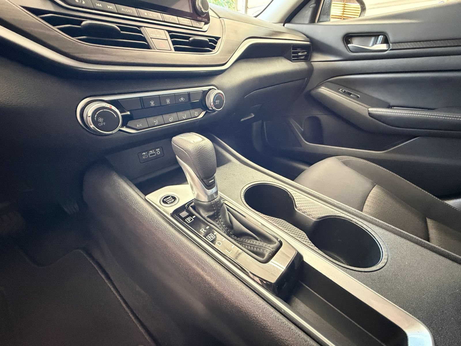 Used 2025 Nissan Altima 2.5 SV FWD image 36