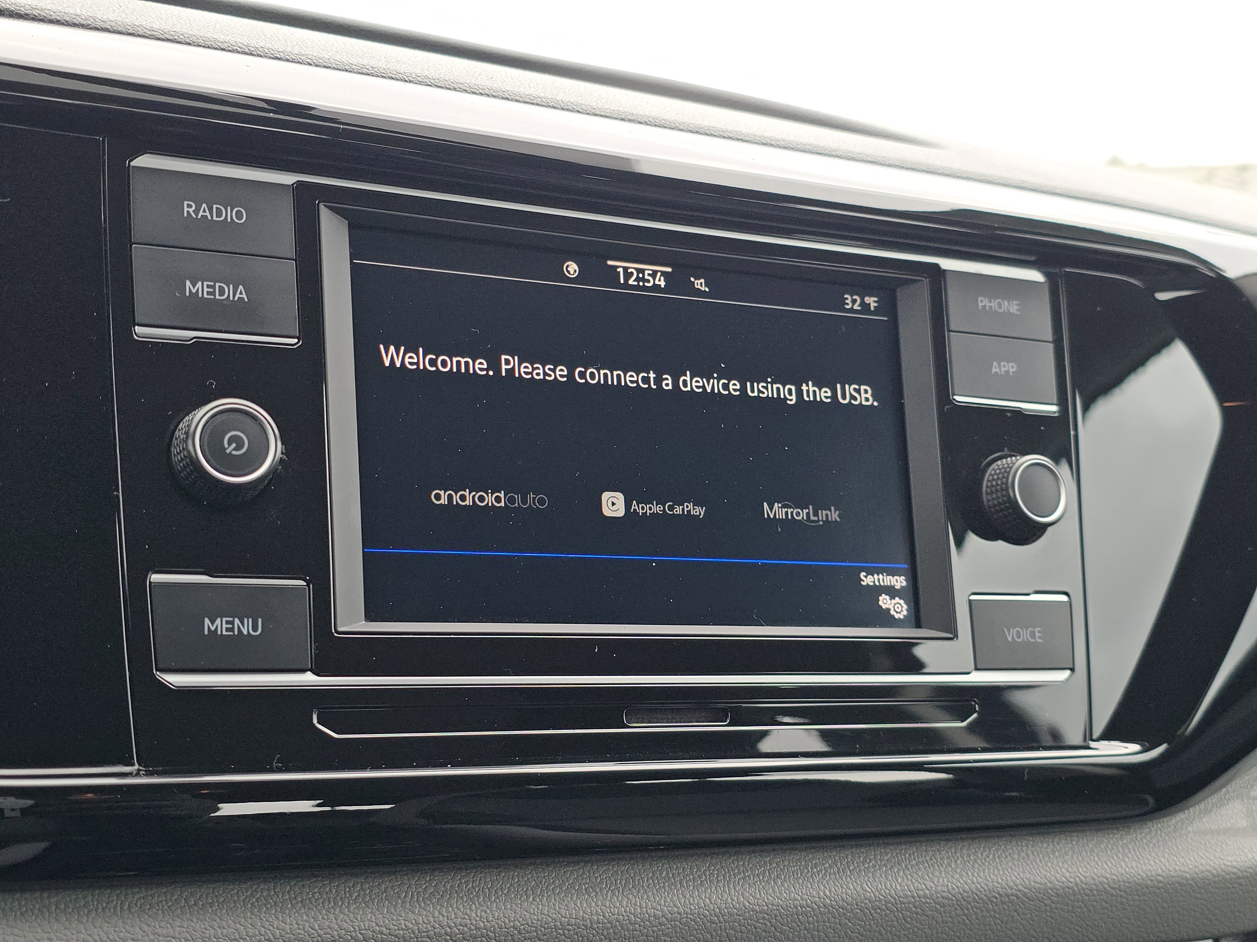 Certified 2022 Volkswagen Taos S image 9