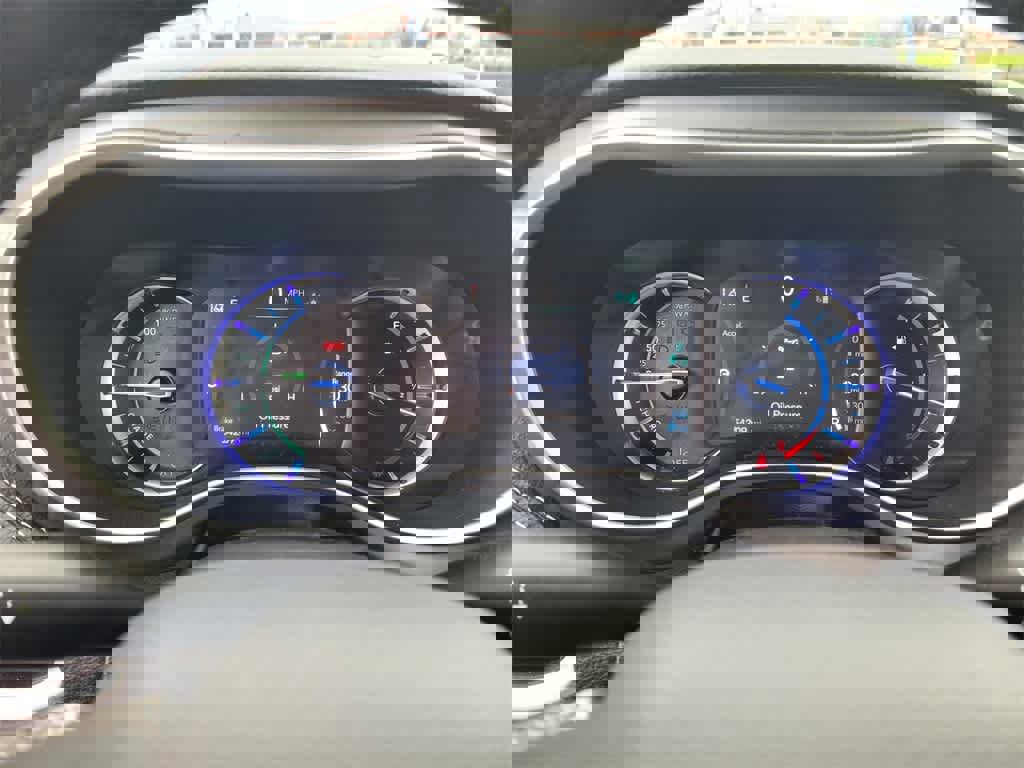 Used 2023 Chrysler Pacifica Touring-L image 19