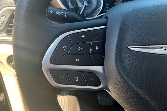 Used 2023 Chrysler Voyager LX FWD image 10