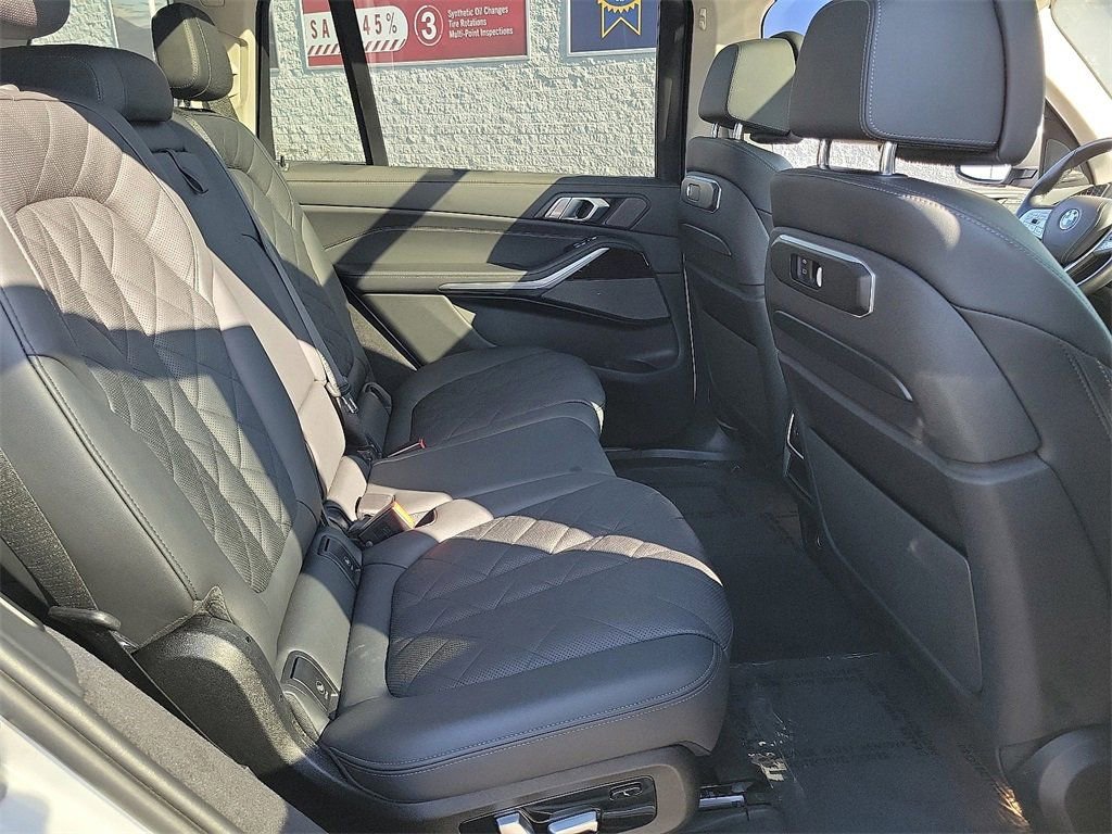 Used 2024 BMW X7 xDrive40i w/ Premium Package image 20