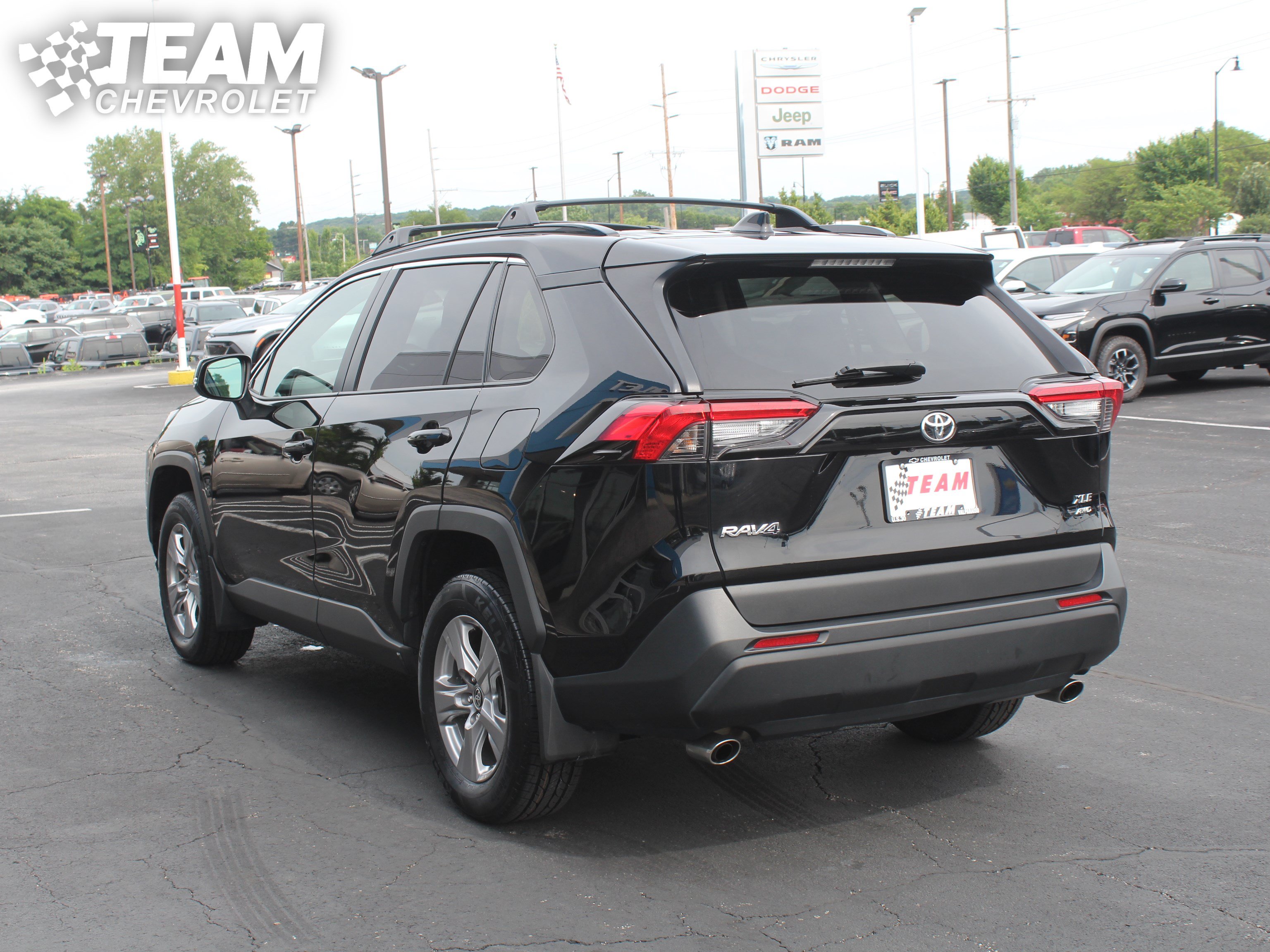 Used 2023 Toyota RAV4 XLE w/ Convenience Package AWD/4WD image 6