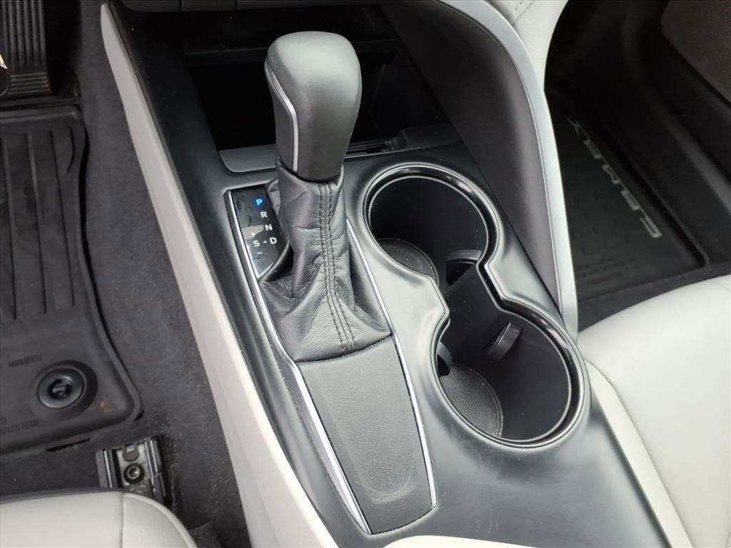 Used 2019 Toyota Camry SE image 30