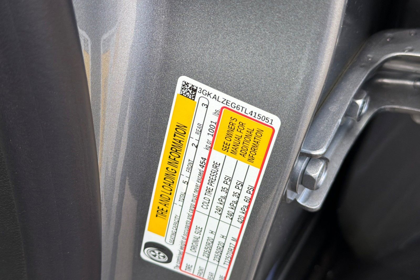 New 2026 GMC Terrain Denali w/ LPO, Black Badging Package image 32