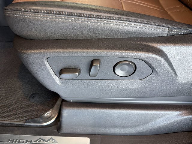 Certified 2026 Chevrolet Silverado 3500 High Country w/ High Country Premium Package AWD/4WD image 22