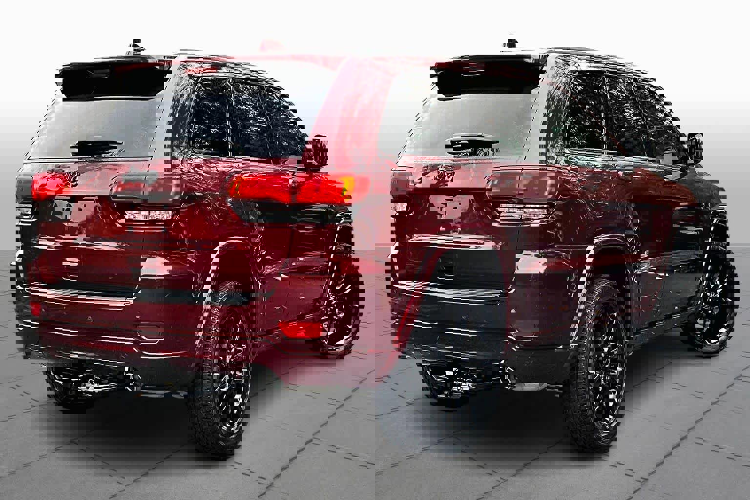 Used 2022 Jeep Grand Cherokee Laredo X image 12