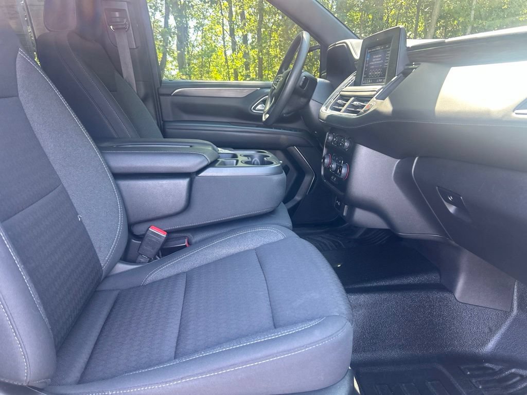 Used 2022 Chevrolet Suburban 2WD image 15