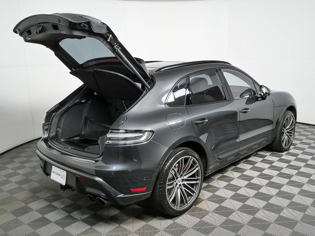 Certified 2025 Porsche Macan GTS image 30