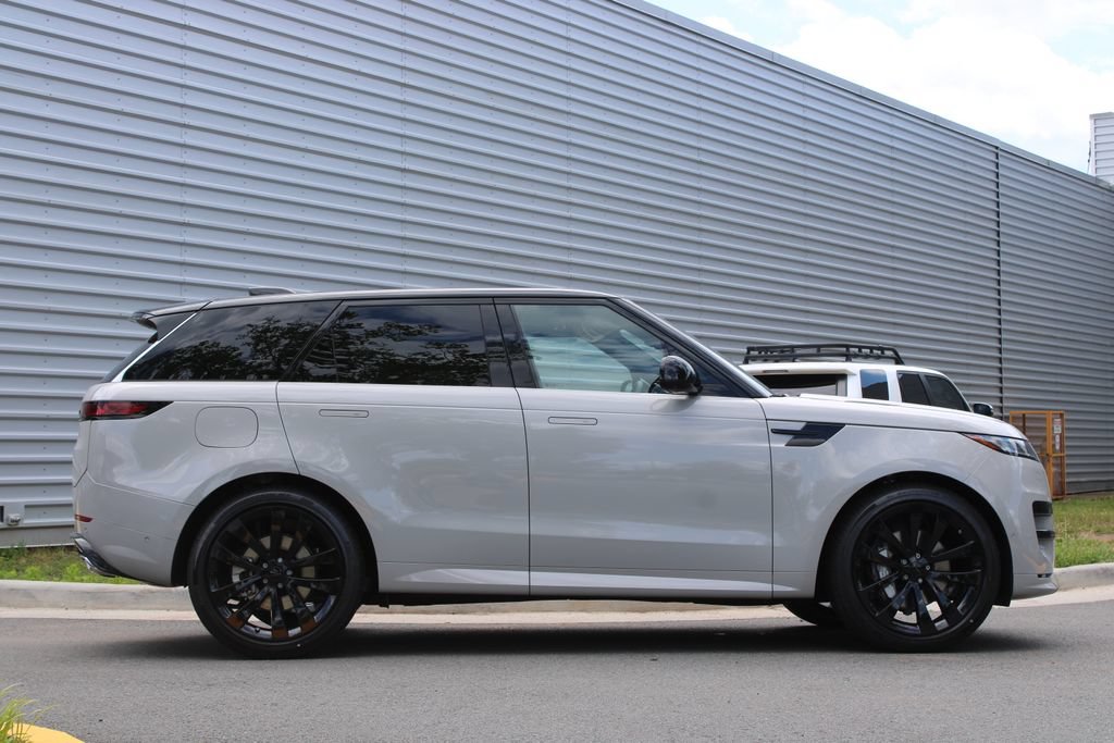 New 2026 Land Rover Range Rover Sport Dynamic SE AWD/4WD image 3