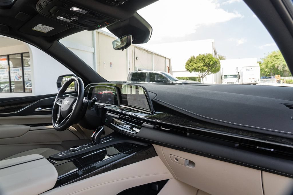 Used 2023 Cadillac Escalade Premium Luxury w/ Performance Package AWD/4WD image 30
