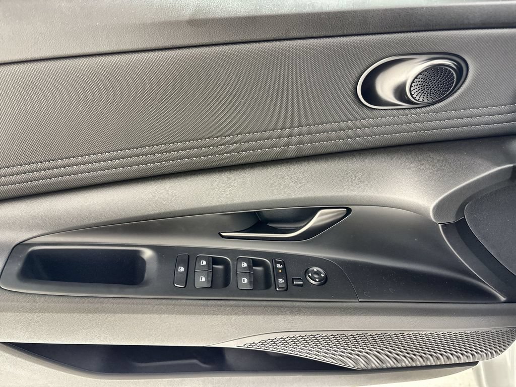 New 2026 Hyundai Elantra SEL Sport Premium FWD image 15