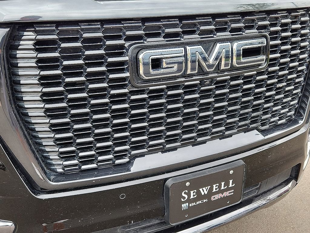 Used 2023 GMC Yukon Denali Ultimate AWD/4WD image 7