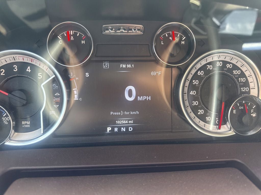 Used 2018 RAM 3500 Laramie w/ Convenience Group AWD/4WD image 11
