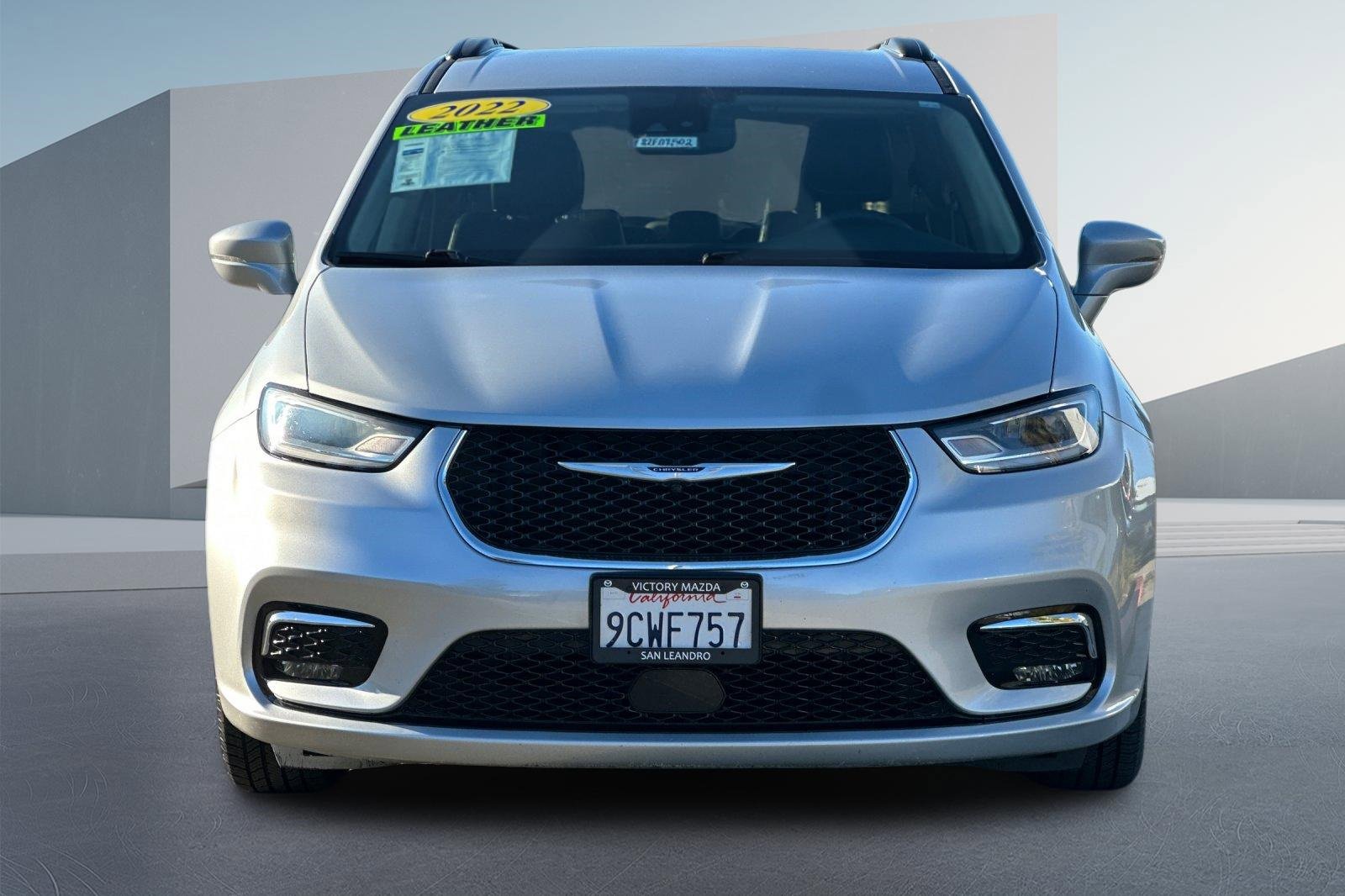 Used 2022 Chrysler Pacifica Touring-L image 10