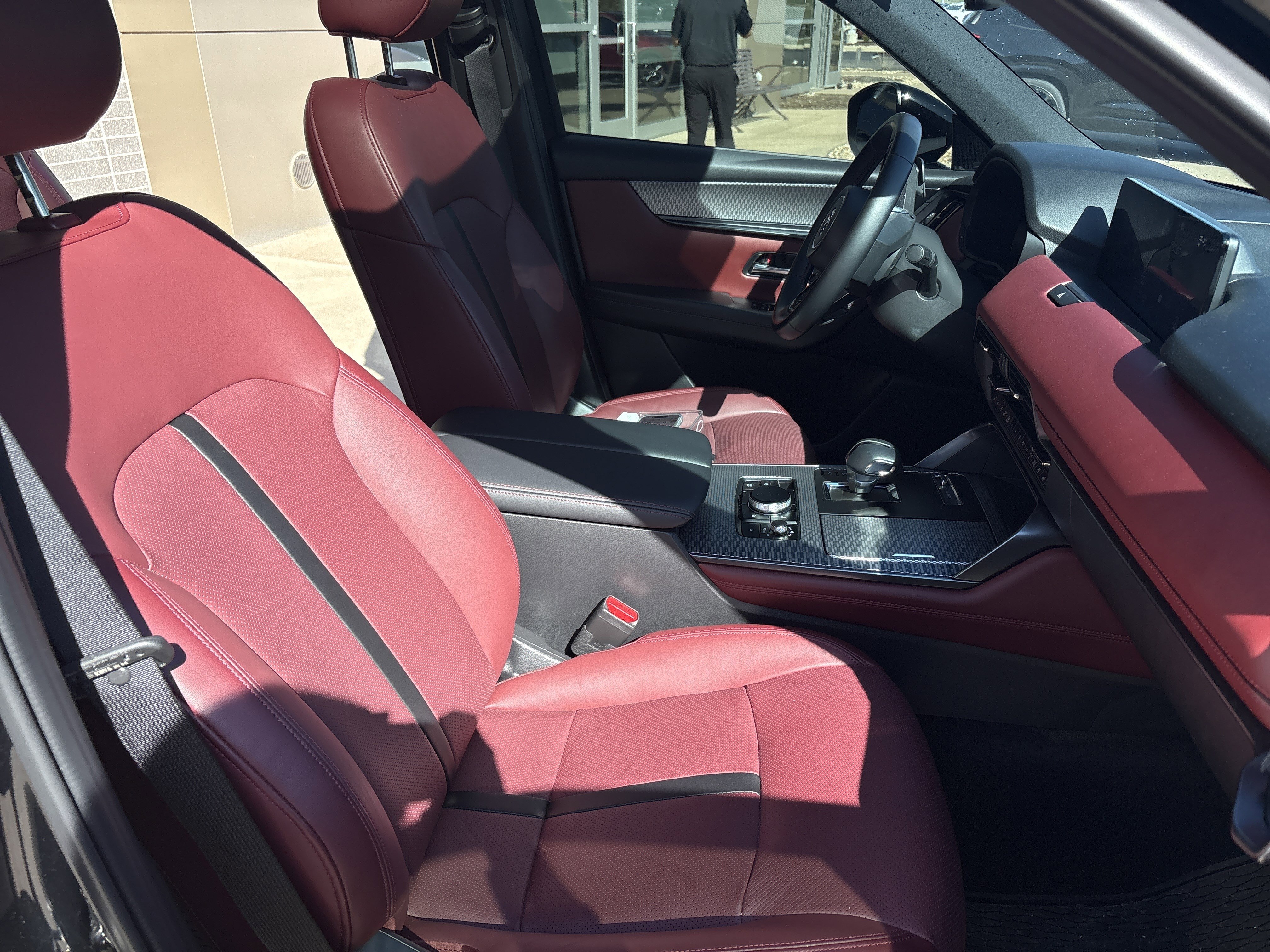 Used 2025 MAZDA CX-70 3.3 Turbo w/ Premium Plus Pkg image 33