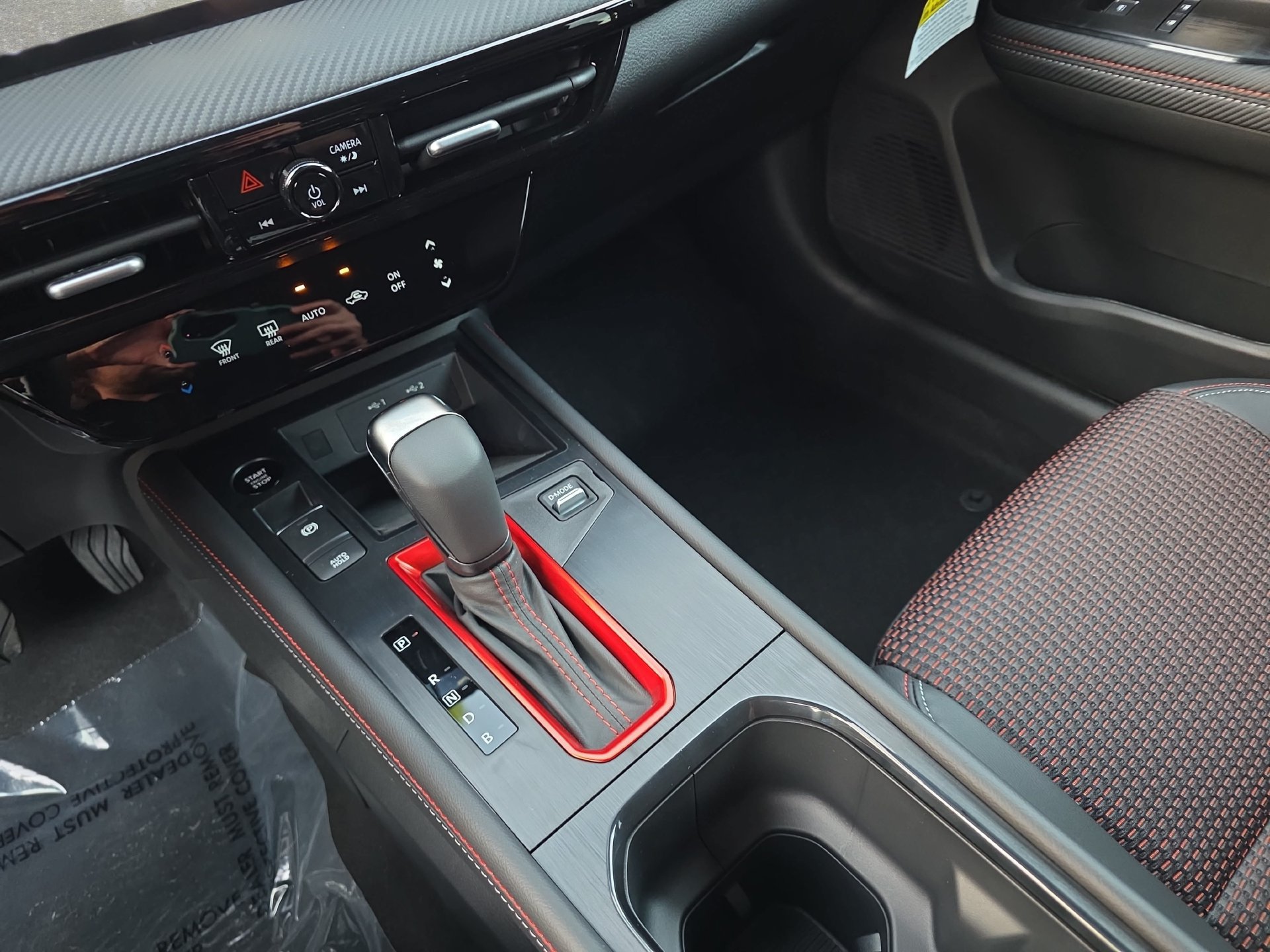 New 2026 Nissan Kicks SR FWD image 24