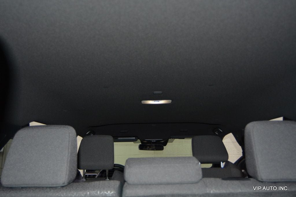 Used 2025 Toyota 4Runner SR5 AWD/4WD image 36