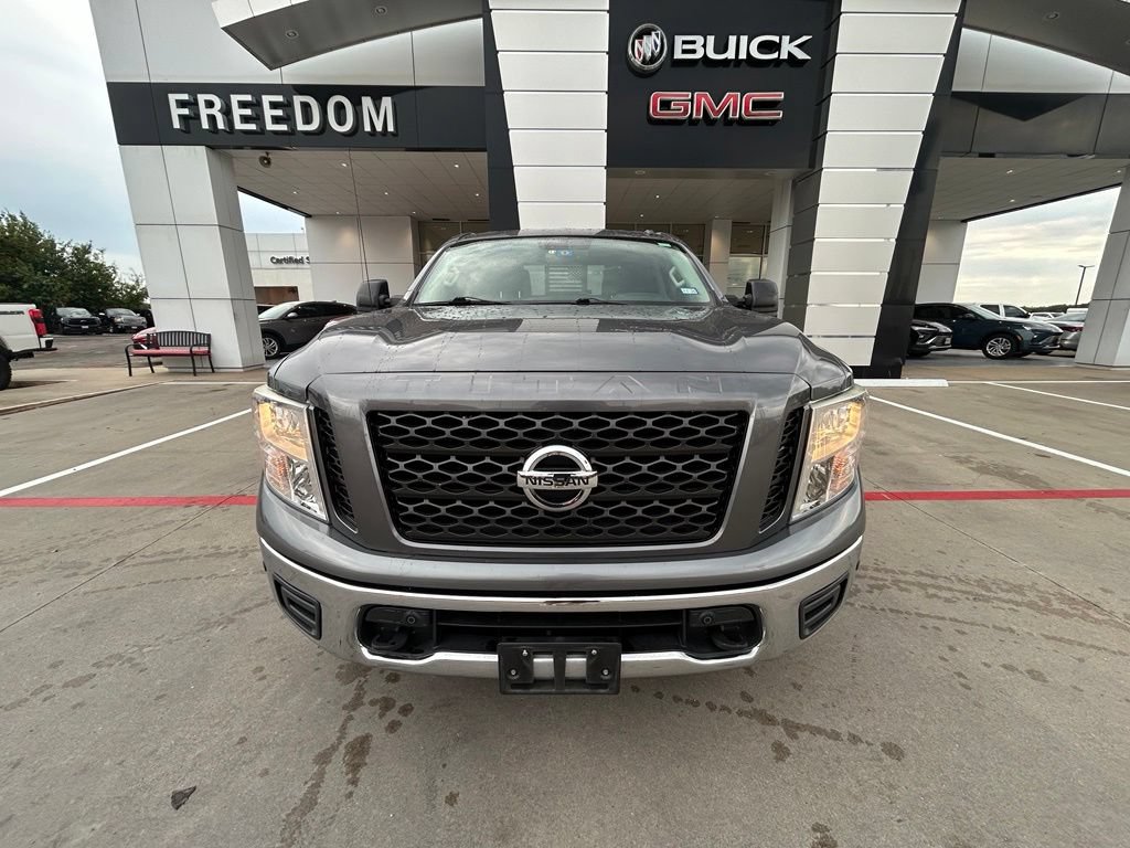 Used 2019 Nissan Titan SV w/ SV Convenience Package AWD/4WD image 5