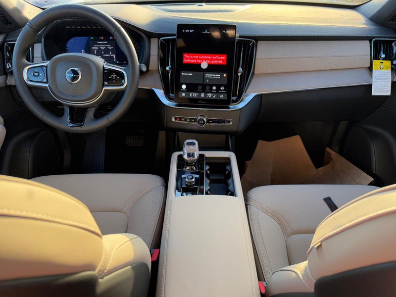 New 2026 Volvo XC90 B6 Plus w/ Protection Package Premier image 8